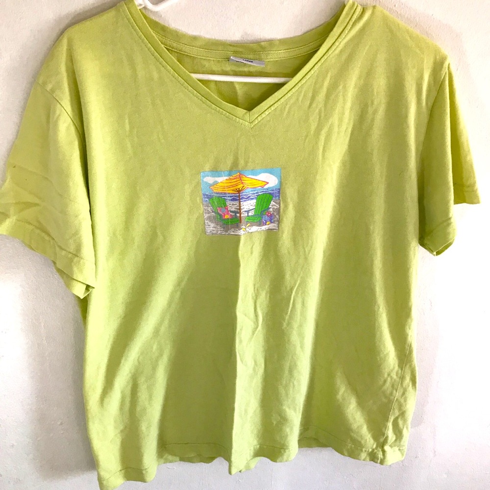 cute and vintage oversized tee with image of beach